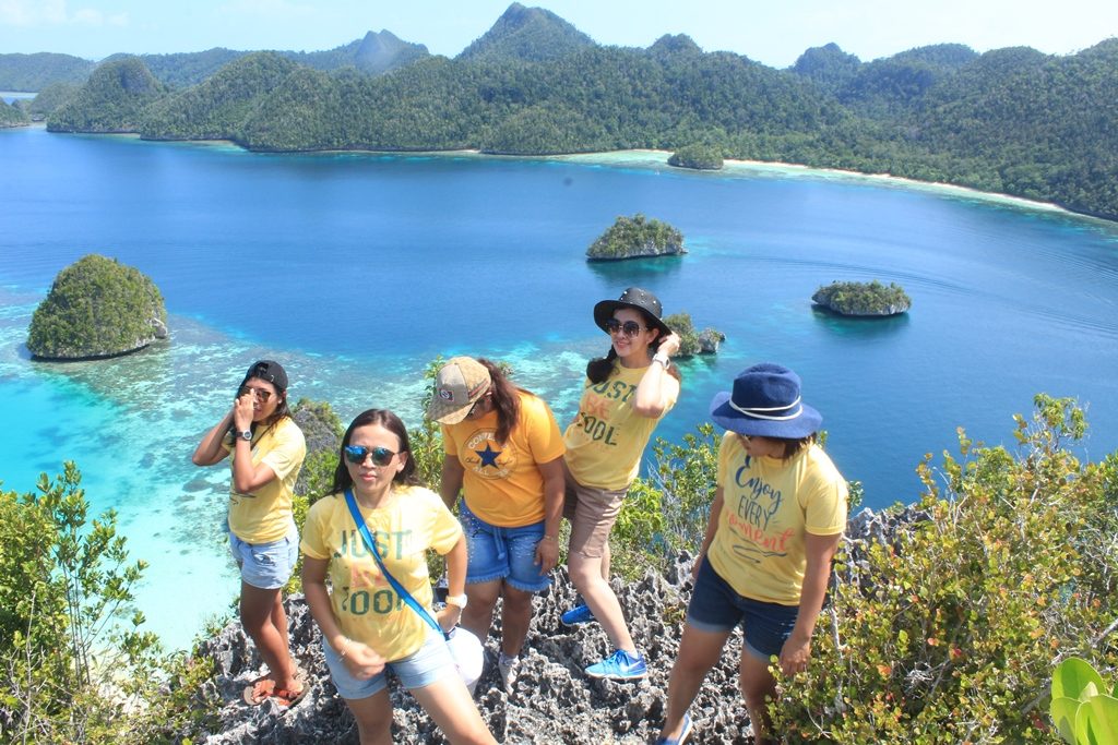 Wisata Kepulauan Wayag Raja Ampat